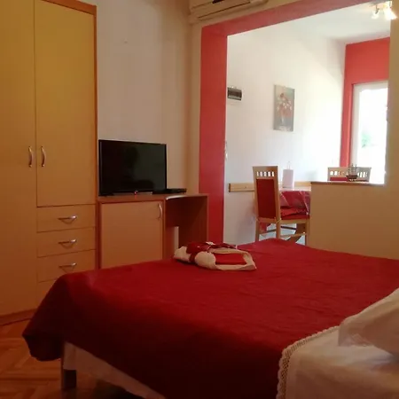 Studio 5246a * Omiš